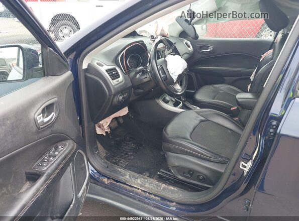 3C4NJDBB7JT176587 2018 JEEP COMPASS Blue Widok wnętrza z przodu