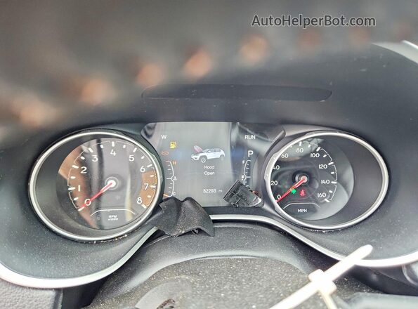 3C4NJDBB8JT192216 2018 JEEP COMPASS Черный Вид щитка приборов