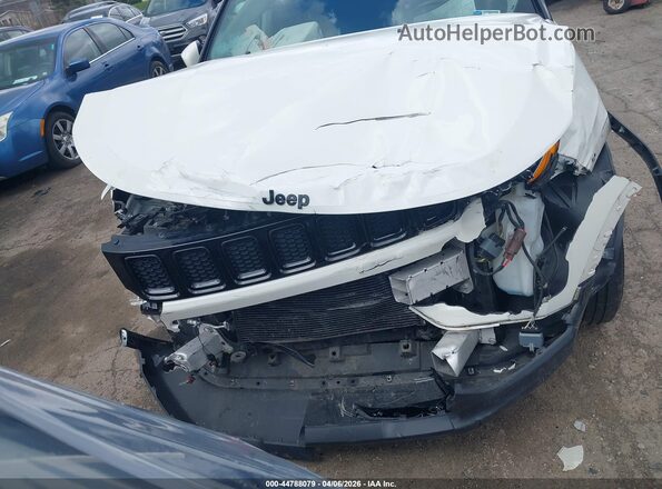 3C4NJDBB8JT395459 2018 JEEP COMPASS White Vista frontal