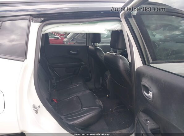 3C4NJDBB8JT395459 2018 JEEP COMPASS White Vista de la etiqueta del VIN