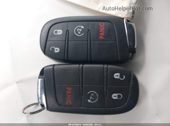 3C4NJDBB8JT395459 2018 JEEP COMPASS White Vista del salpicadero