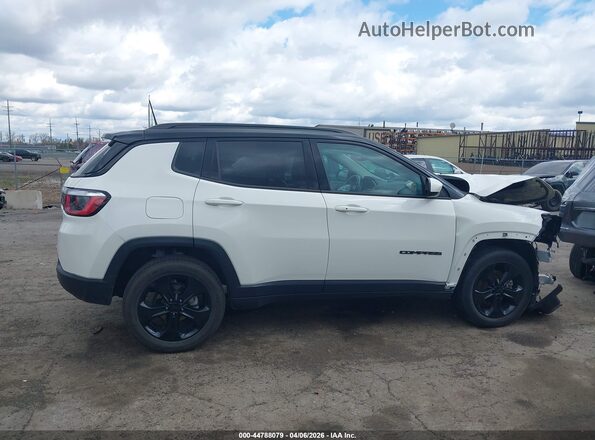 3C4NJDBB8JT395459 2018 JEEP COMPASS White Vista interior trasera