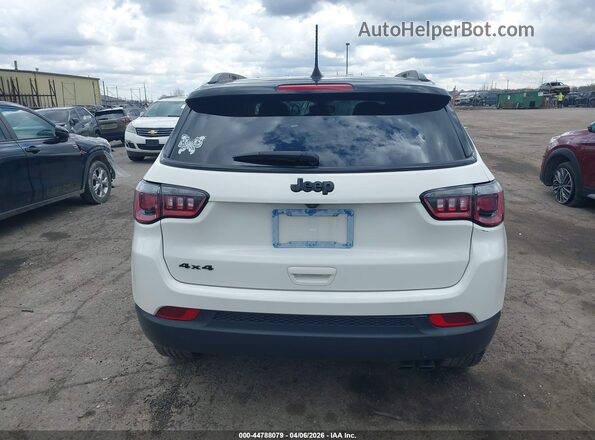 3C4NJDBB8JT395459 2018 JEEP COMPASS White 