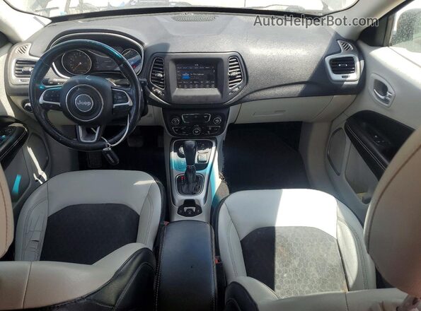 3C4NJDBB9JT192063 2018 JEEP COMPASS Черный Вид панели приборов