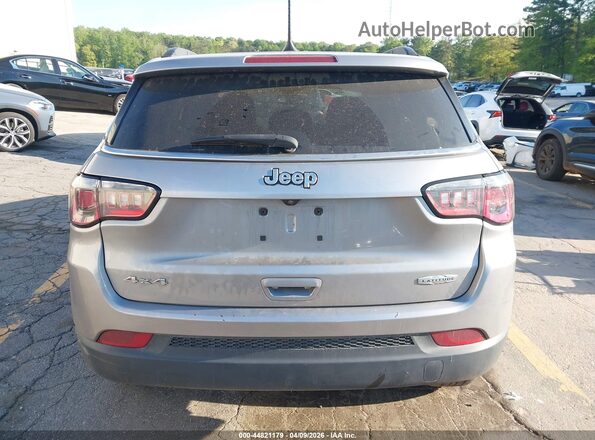3C4NJDBB9JT373499 2018 JEEP COMPASS Silver 