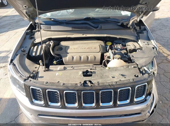3C4NJDBB9JT373499 2018 JEEP COMPASS Silver Vista trasera