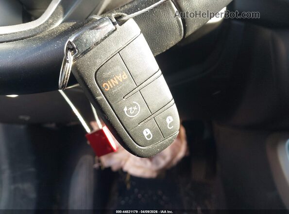 3C4NJDBB9JT373499 2018 JEEP COMPASS Silver Vista del salpicadero