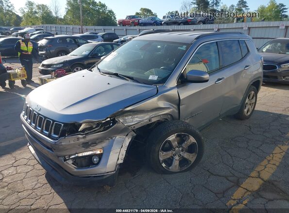 3C4NJDBB9JT373499 2018 JEEP COMPASS Silver Vista tres cuartos delantera izquierda