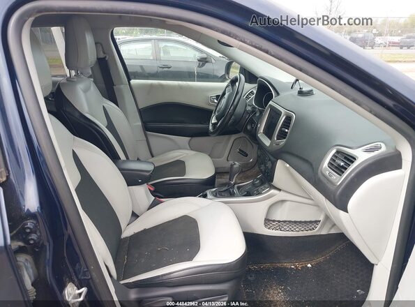 3C4NJDBB9JT436035 2018 JEEP COMPASS Blue Вид салону спереду