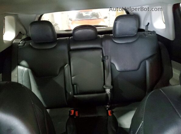 3C4NJDBB9NT103064 2022 JEEP COMPASS Burgundy Vista de los asientos traseros