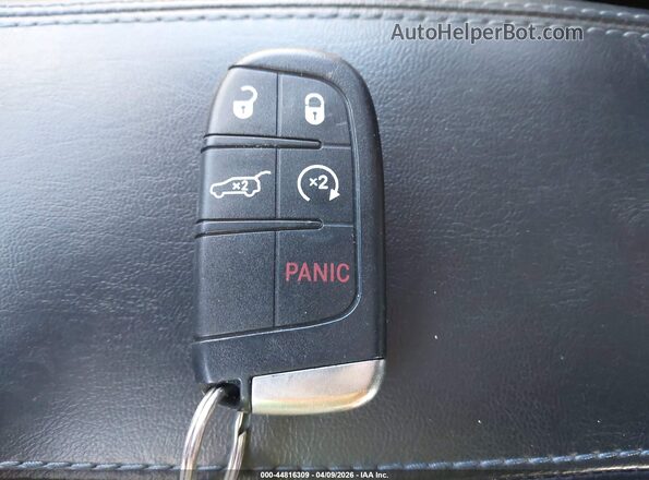 3C4NJDBB9NT207974 2022 JEEP COMPASS Белый Вид панели приборов
