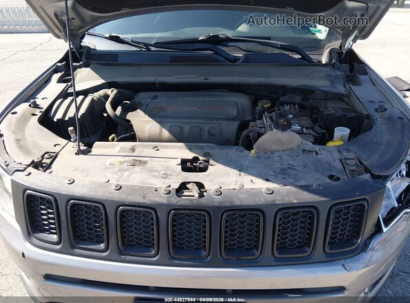 3C4NJDBBXKT734790 2019 JEEP COMPASS Silver Vista trasera