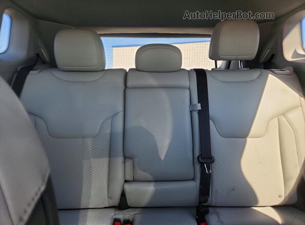 3C4NJDBBXNT118754 2022 JEEP COMPASS Gray Widok tylnych siedzeń