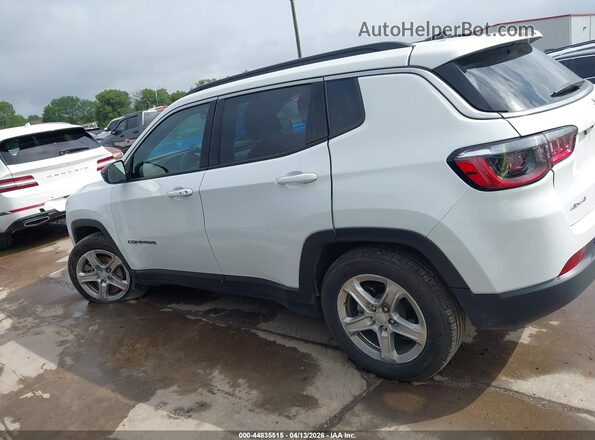 3C4NJDBN6RT608060 2024 JEEP COMPASS White Widok wnętrza z tyłu