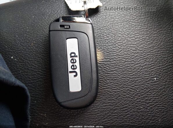 3C4NJDBN7TT160886 2026 JEEP COMPASS Оранжевый Вид панели приборов