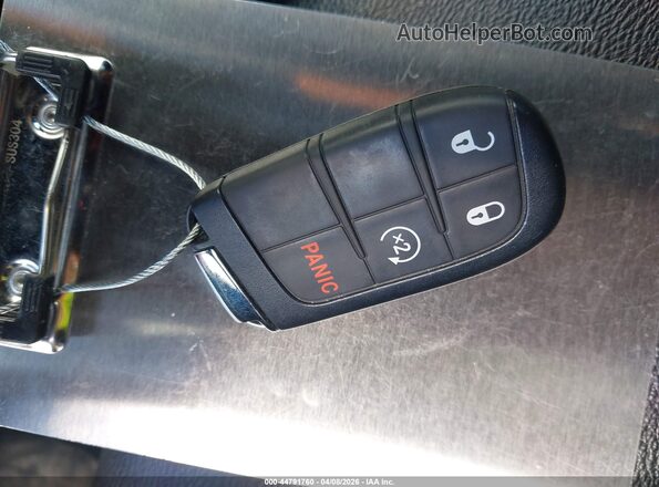 3C4NJDBN9ST601643 2025 JEEP COMPASS Red Widok deski rozdzielczej