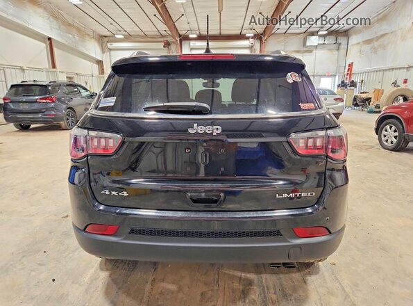 3C4NJDCB3JT104462 2018 JEEP COMPASS Черный Вид сзади