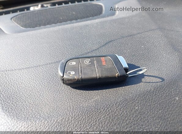 3C4NJDCB4MT512666 2021 JEEP COMPASS Зеленый Вид панели приборов