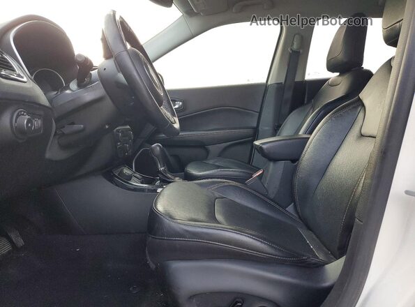 3C4NJDCB6LT233623 2020 JEEP COMPASS White Widok wnętrza z przodu