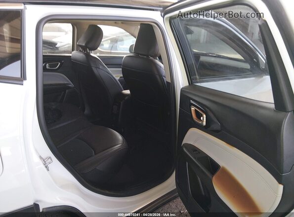 3C4NJDCB7NT178151 2022 JEEP COMPASS White Vista de la etiqueta del VIN