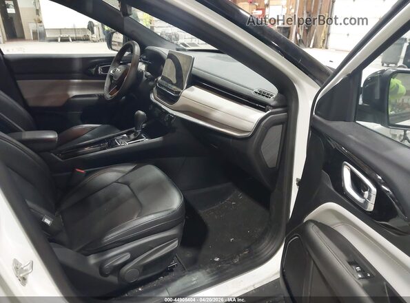 3C4NJDCN7RT134070 2024 JEEP COMPASS White Vista interior delantera
