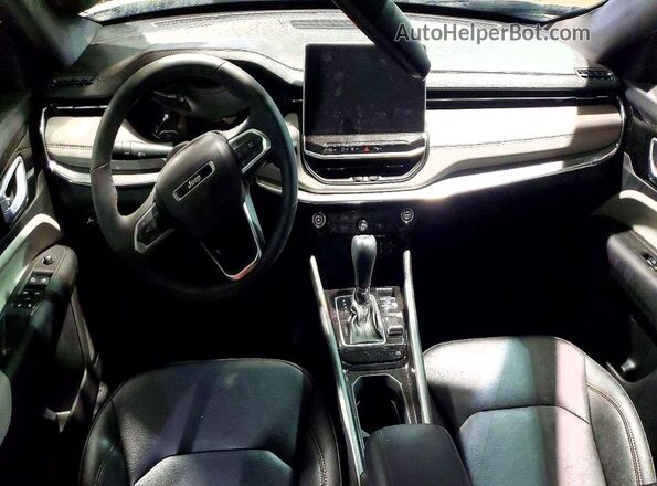 3C4NJDCN8RT115270 2024 JEEP COMPASS Серебряный Вид панели приборов
