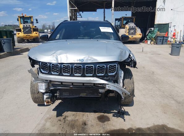 3C4NJDCN9RT158757 2024 JEEP COMPASS Серебряный Вид спереди