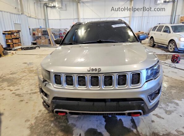 3C4NJDDB0KT712827 2019 JEEP COMPASS Серебряный Вид спереди