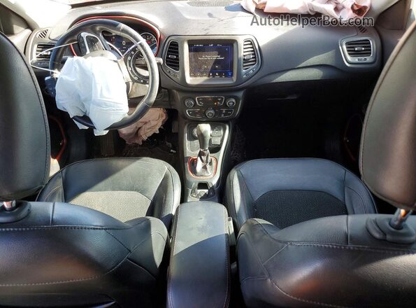 3C4NJDDB1HT667969 2017 JEEP COMPASS Orange Widok deski rozdzielczej