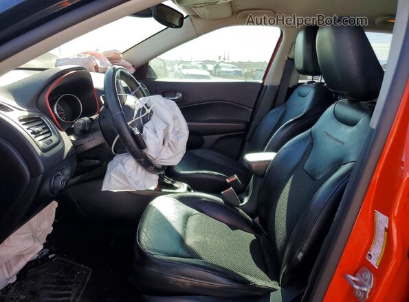 3C4NJDDB1HT667969 2017 JEEP COMPASS Orange Widok wnętrza z przodu