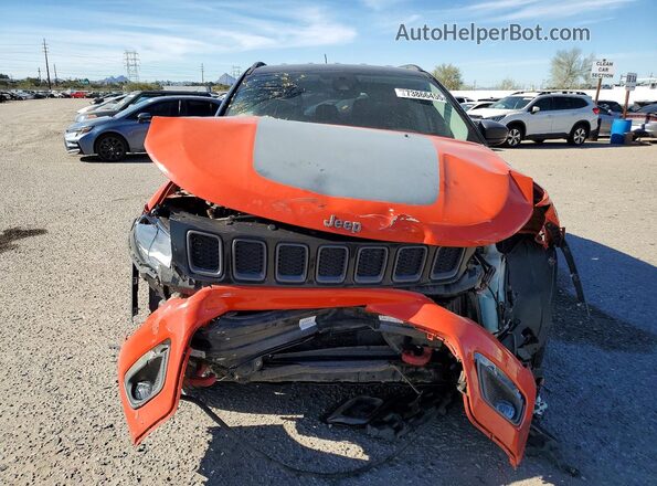 3C4NJDDB1HT667969 2017 JEEP COMPASS Orange Widok z przodu