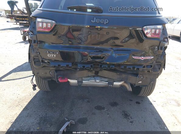 3C4NJDDB1JT343359 2018 JEEP COMPASS Черный Вид спереди