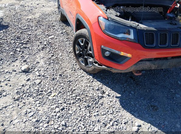 3C4NJDDB2HT688281 2017 JEEP NEW COMPASS Orange Front view