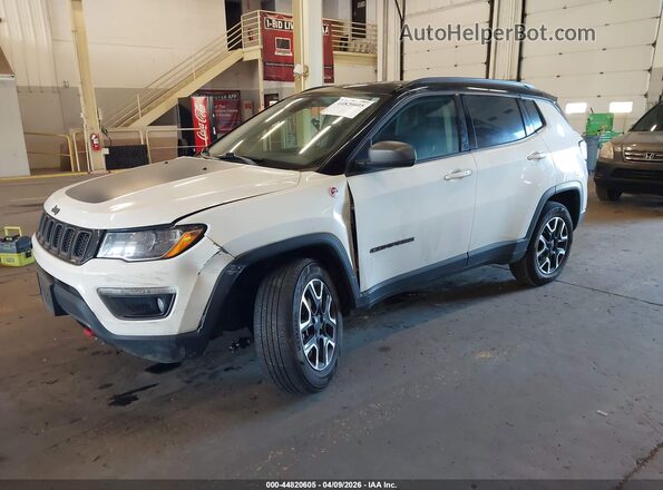 3C4NJDDB2LT184628 2020 JEEP COMPASS Белый Передняя левая четверть