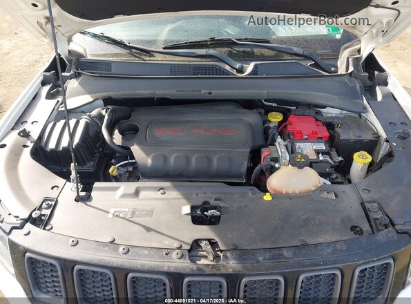 3C4NJDDB5LT166947 2020 JEEP COMPASS Light Blue Вид сзади