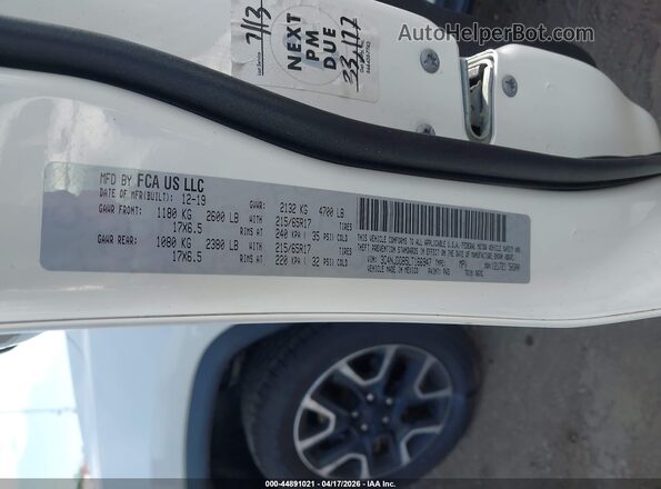3C4NJDDB5LT166947 2020 JEEP COMPASS Light Blue Вид подкапотного пространства