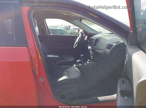 3C4NJDDB7HT667779 2017 JEEP NEW COMPASS Orange Вид салону спереду