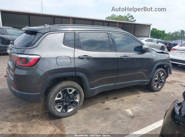 3C4NJDDB8JT348283 2018 JEEP COMPASS Серый Вид задней части салона