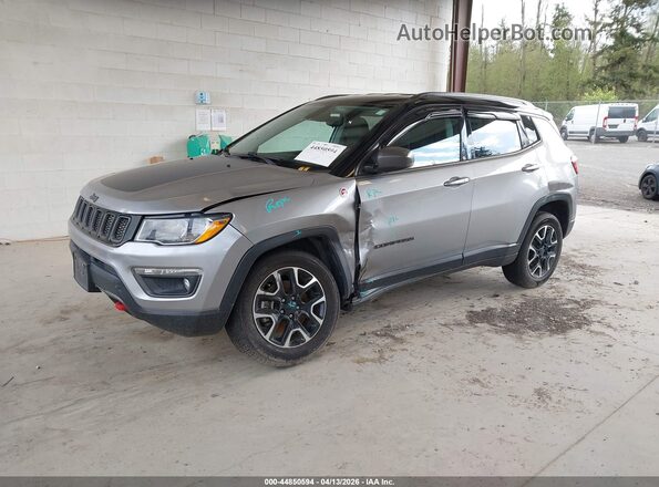 3C4NJDDB8LT151598 2020 JEEP COMPASS Серебряный Передняя левая четверть