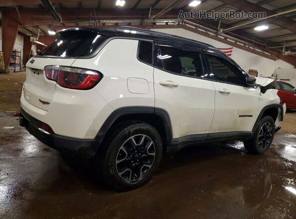 3C4NJDDB9KT629316 2019 JEEP COMPASS Белый Задняя правая четверть