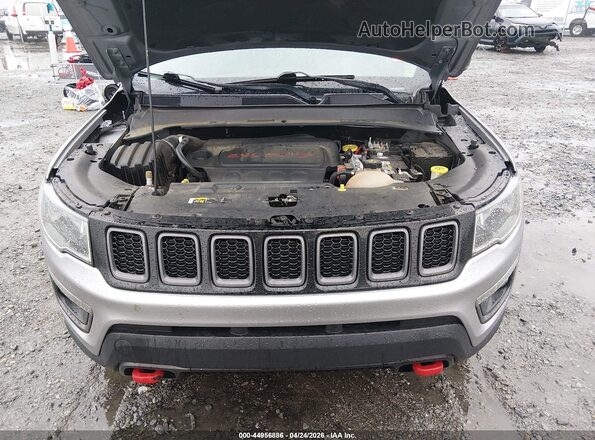 3C4NJDDB9KT733224 2019 JEEP COMPASS Серебряный Вид сзади