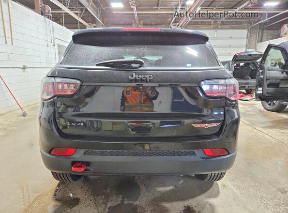 3C4NJDDBXKT765602 2019 JEEP COMPASS Black Widok z tyłu