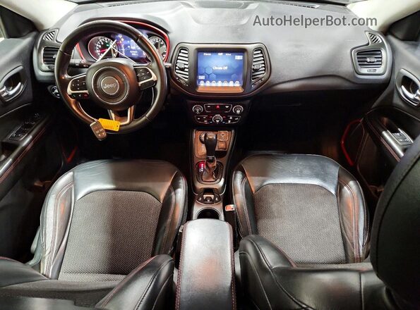 3C4NJDDBXKT765602 2019 JEEP COMPASS Black Widok deski rozdzielczej