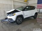 2025 Jeep Compass Trailhawk Белый vin: 3C4NJDDN0ST559196 Damage: Left Front Fender, Dent(S) W/ Paint Dmg, > 12 Inches