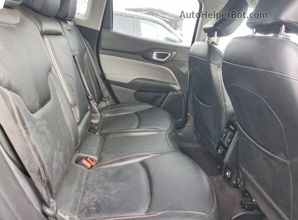 3C4NJDFB3NT205745 2022 JEEP COMPASS Black Rear seats view