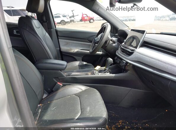 3C4NJDFN8PT505178 2023 JEEP COMPASS Gray Widok wnętrza z przodu