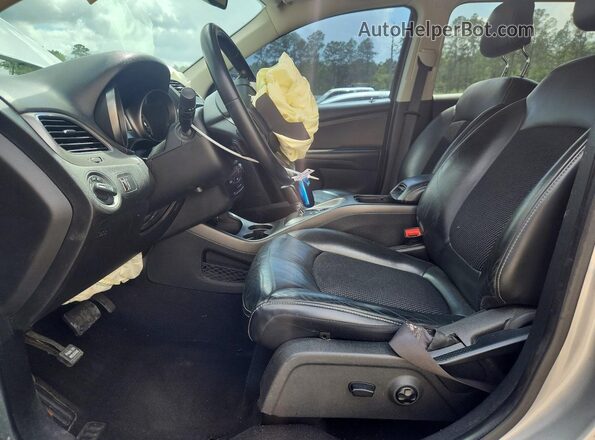 3C4PDCGG9KT763406 2019 DODGE JOURNEY Серебряный Вид салона спереди