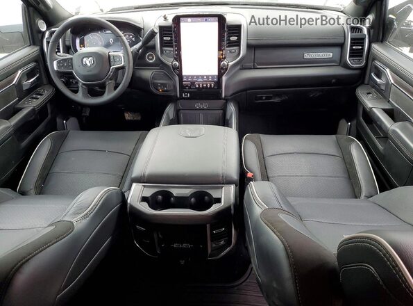 3C63RRML3TG161641 2026 RAM 3500 Угольный Вид панели приборов