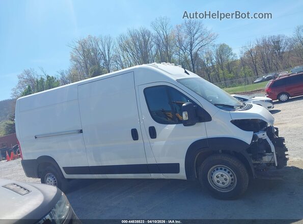 3C6LRVDG2SE504137 2025 RAM PROMASTER 2500 White უკანა სალონის ხედი