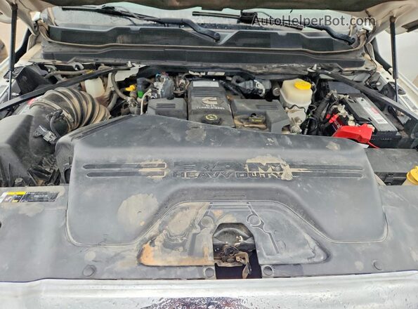 3C6UR5CL6KG649043 2019 RAM 2500 Белый Вид задней части салона